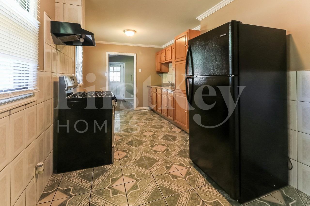 67 Austin Ave - Photo 6 of 15