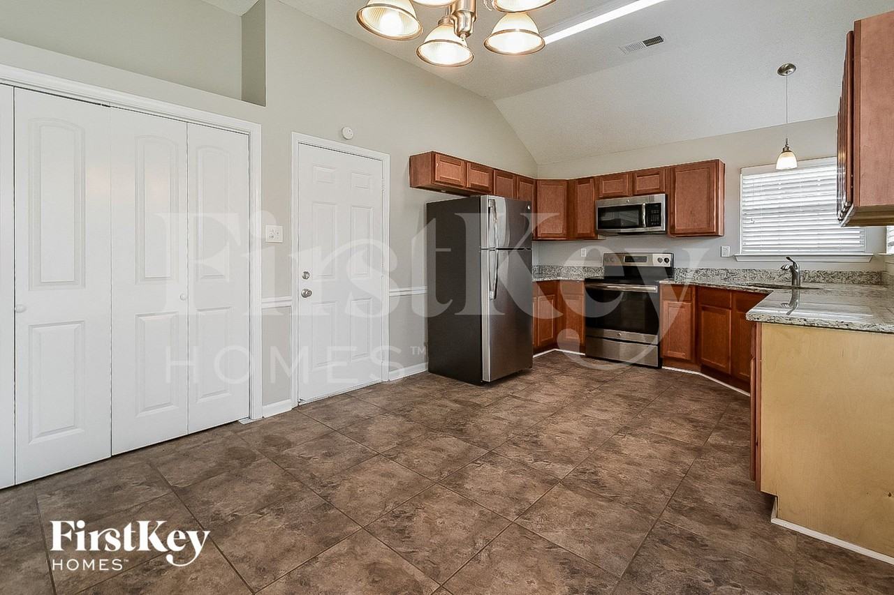 6546 Valley Oak Dr - Photo 6 of 15