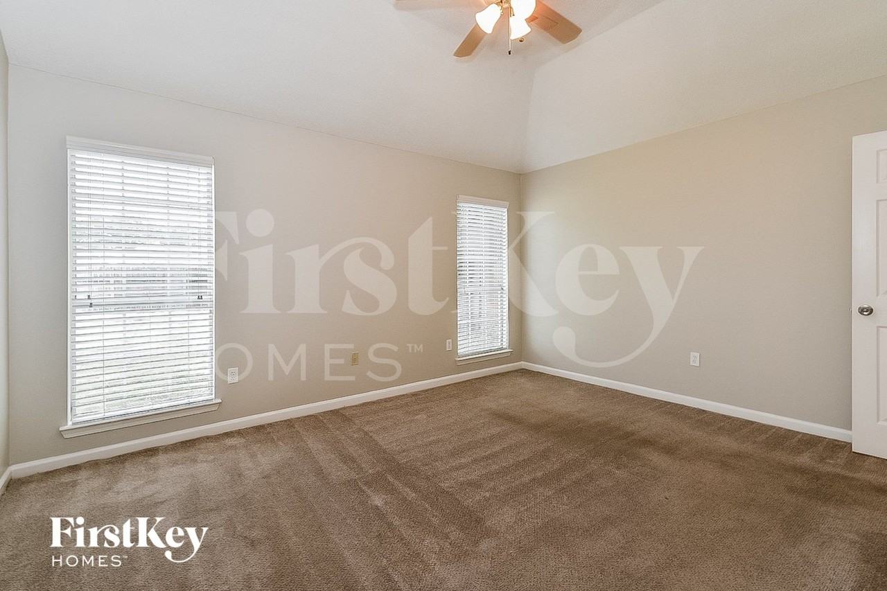 6546 Valley Oak Dr - Photo 7 of 15