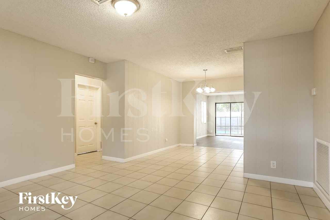 6100 Harding St - Photo 3 of 15