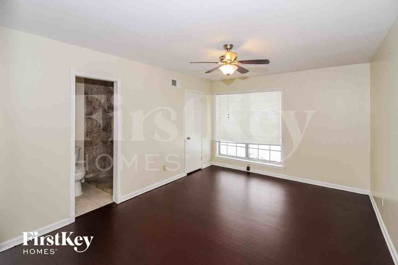 5809 Foxdale Rd - Photo 7 of 13