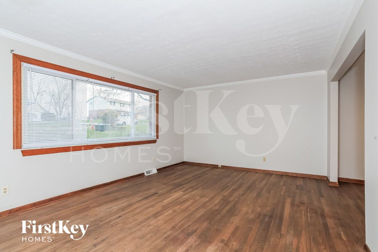 5731 David Pl - Photo 6 of 15