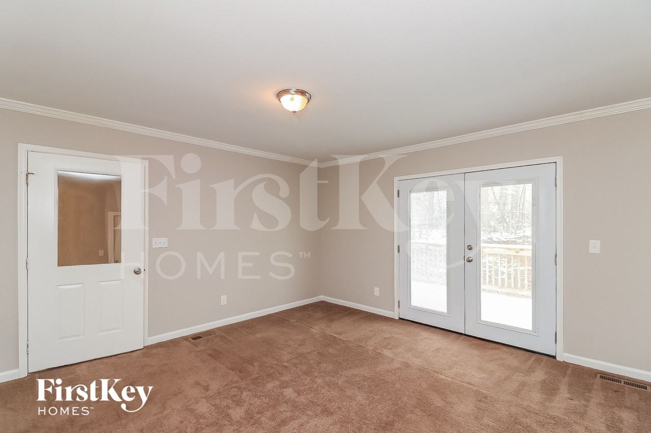 5531 Concord Cir - Photo 4 of 15