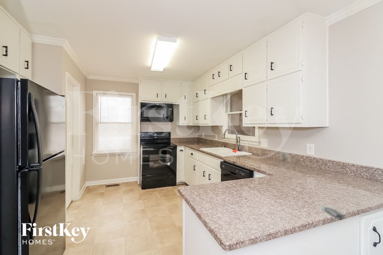 5531 Concord Cir - Photo 5 of 15