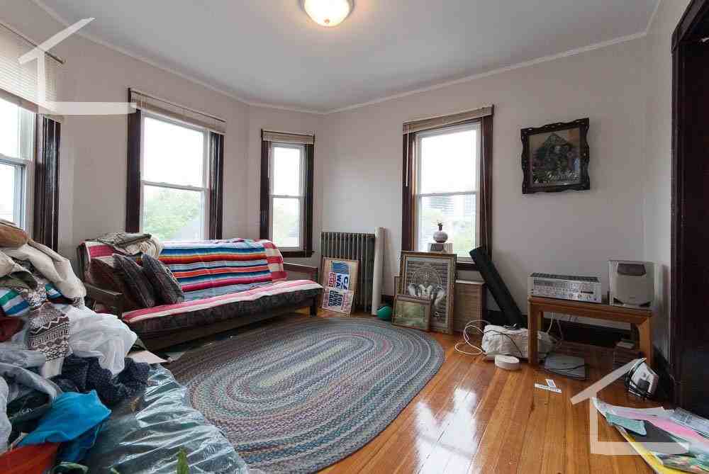 19 Portsmouth St #3 - Photo 3 of 11