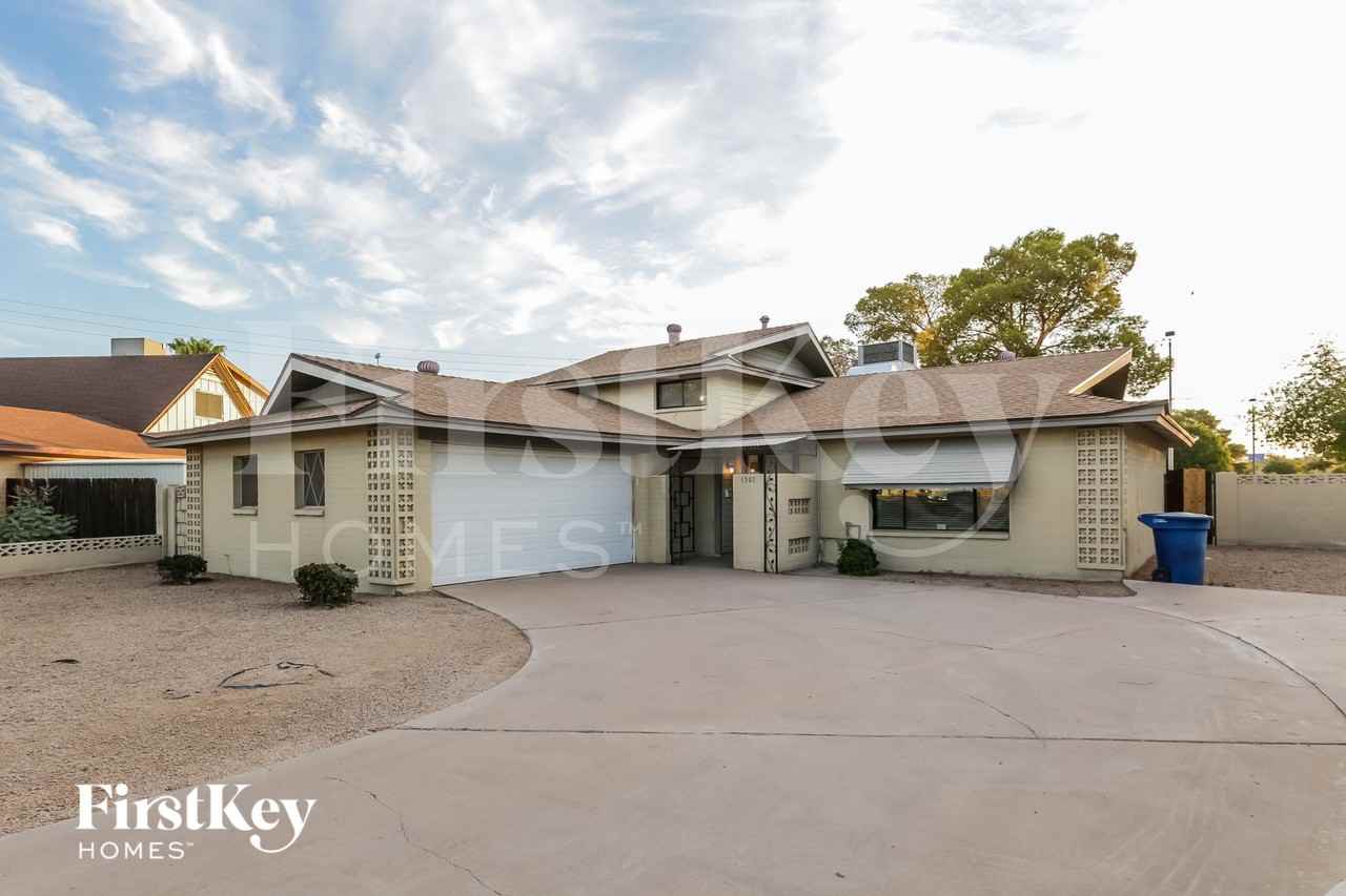 4501 S Forest Ave - Photo 3 of 16