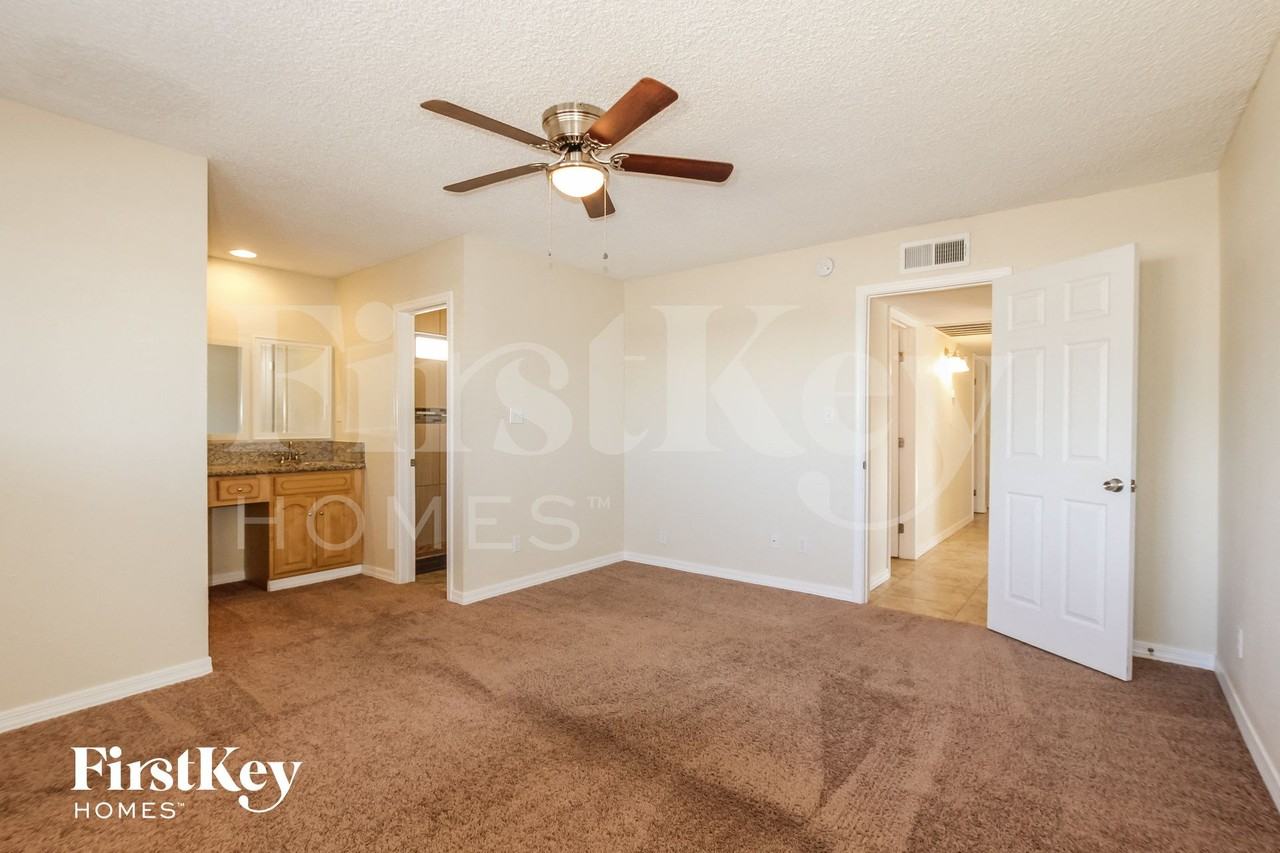 3827 W Loma Ln - Photo 7 of 14