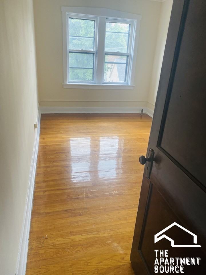 3150 Harlem Ave #1H - Photo 4 of 9