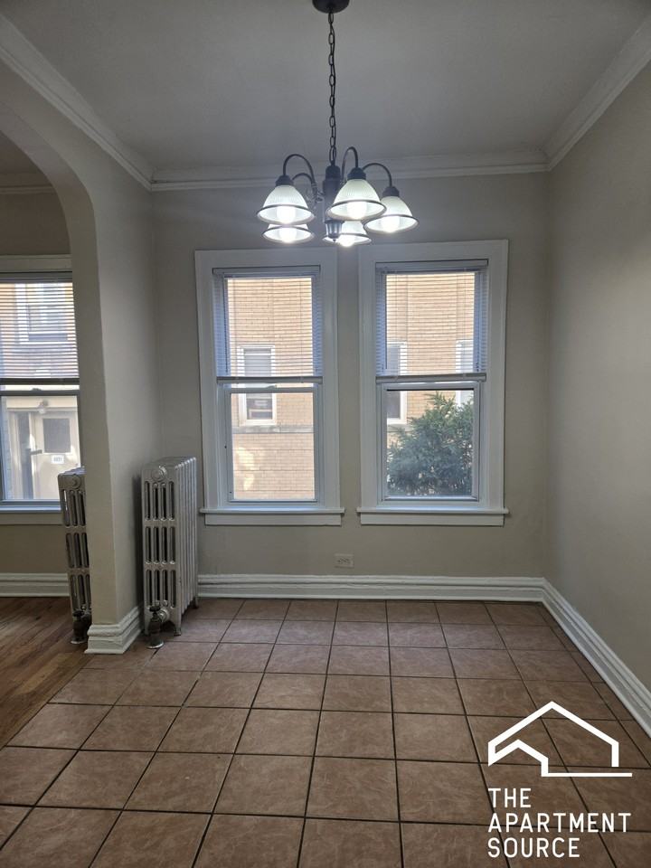 4935 N Whipple St #1W - Photo 3 of 10