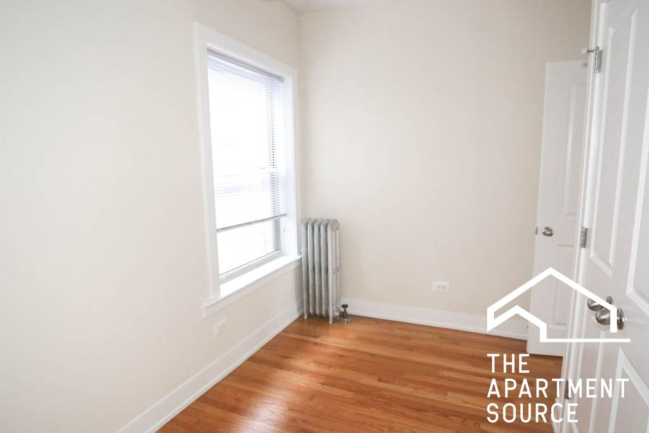 5115 N Winchester Ave #1 - Photo 5 of 14