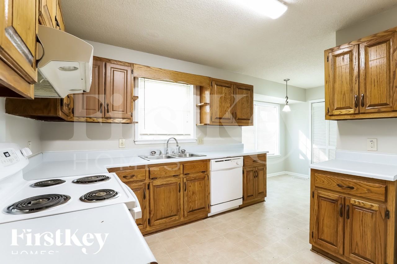 2770 Quillians Dr - Photo 7 of 16