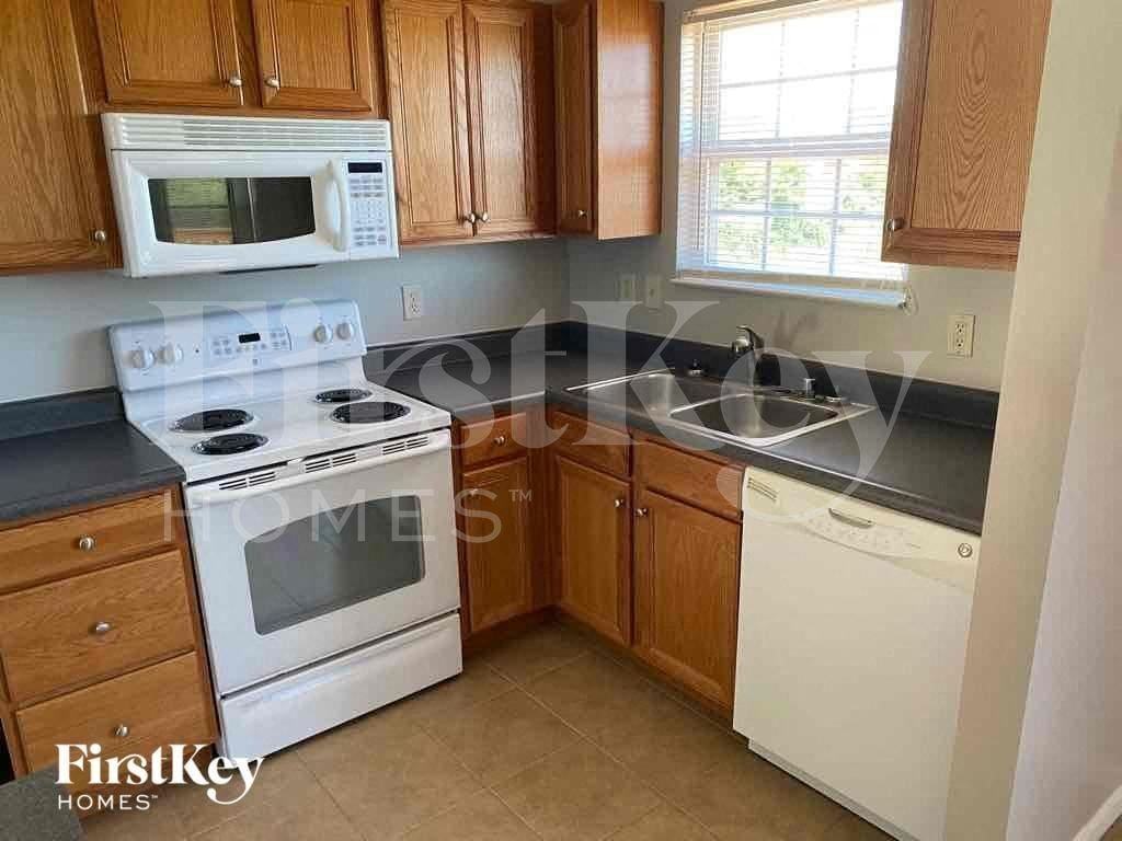 2572 Ivan Ct - Photo 5 of 11