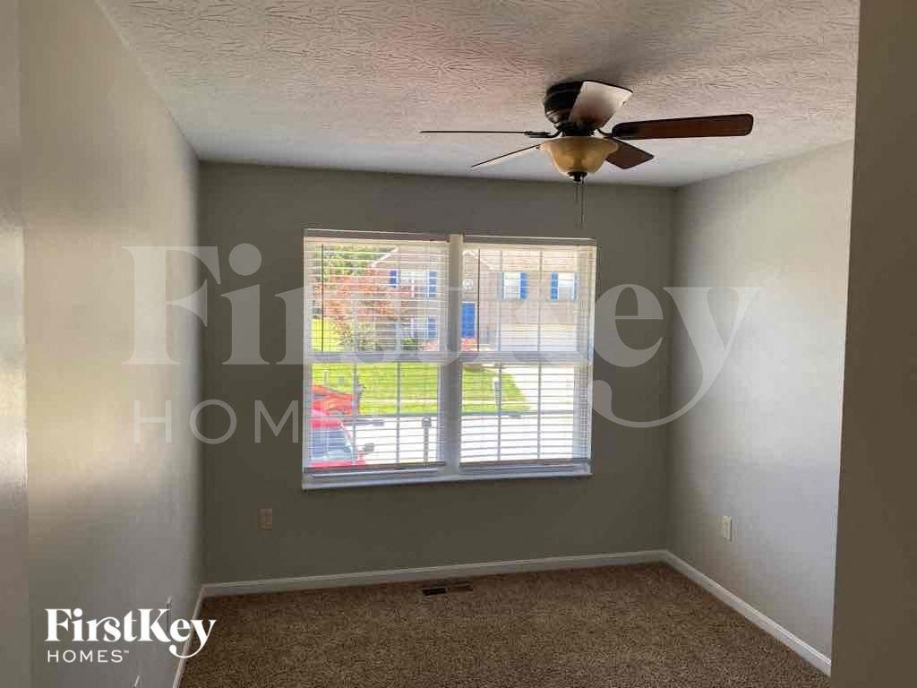 2572 Ivan Ct - Photo 7 of 11