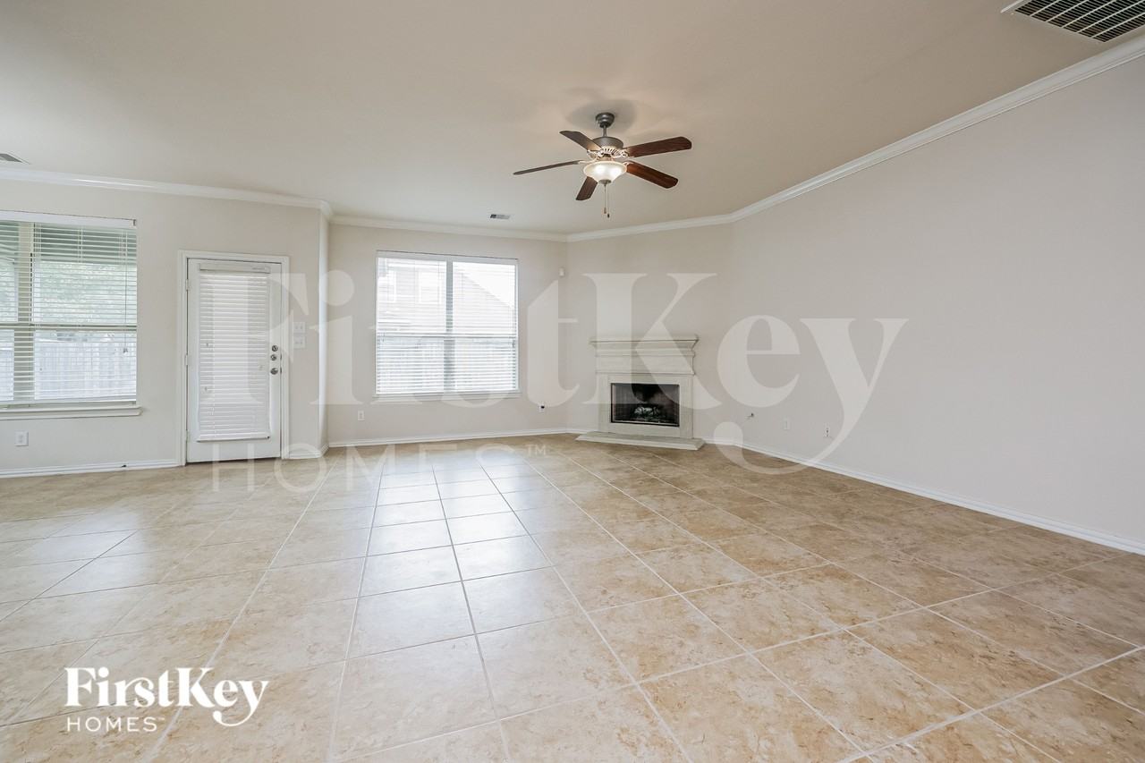 24431 Sundance Spring Dr - Photo 3 of 19