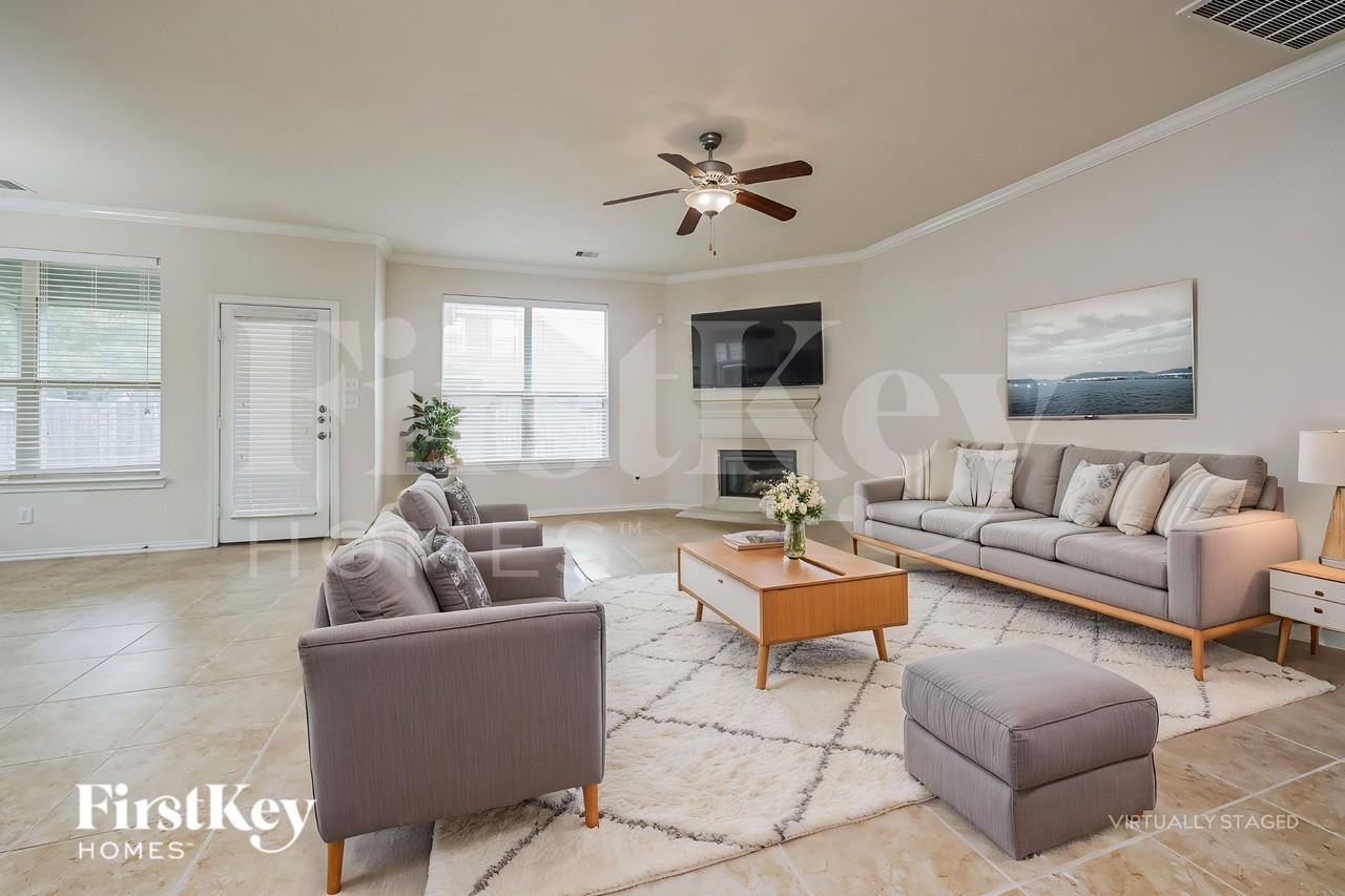 24431 Sundance Spring Dr - Photo 4 of 19