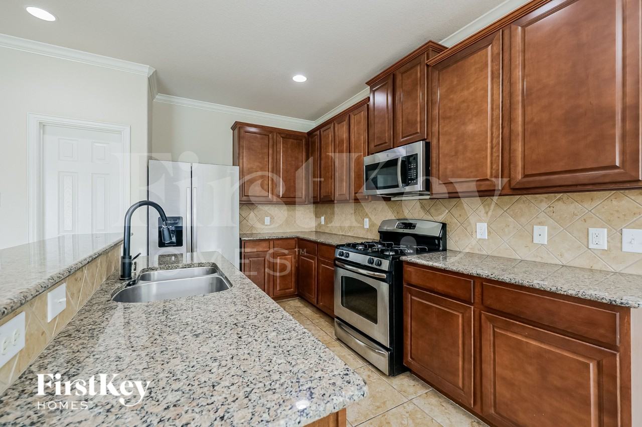 24431 Sundance Spring Dr - Photo 7 of 19