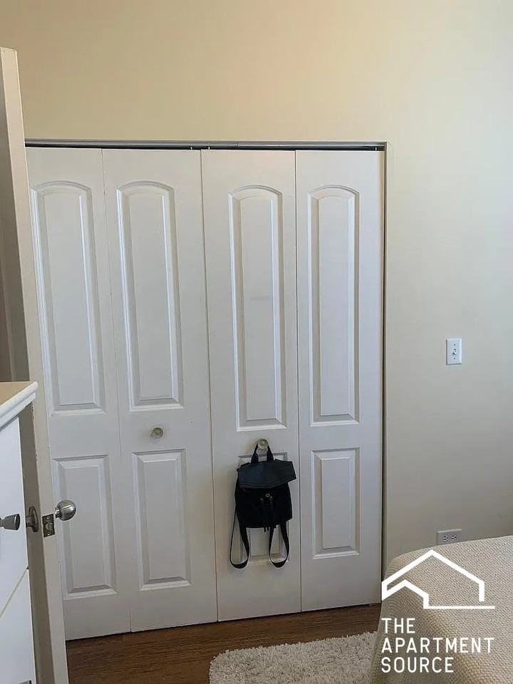 1738 W Huron St #R2 - Photo 6 of 13