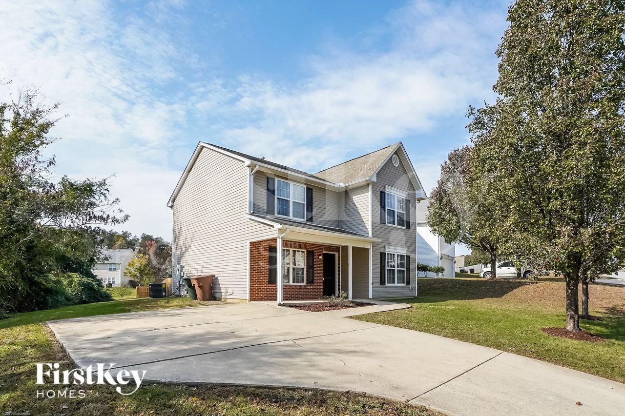 2303 Sidney Porter Dr - Photo 2 of 15