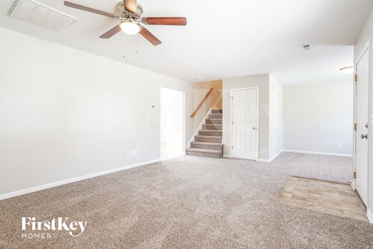 2303 Sidney Porter Dr - Photo 5 of 15