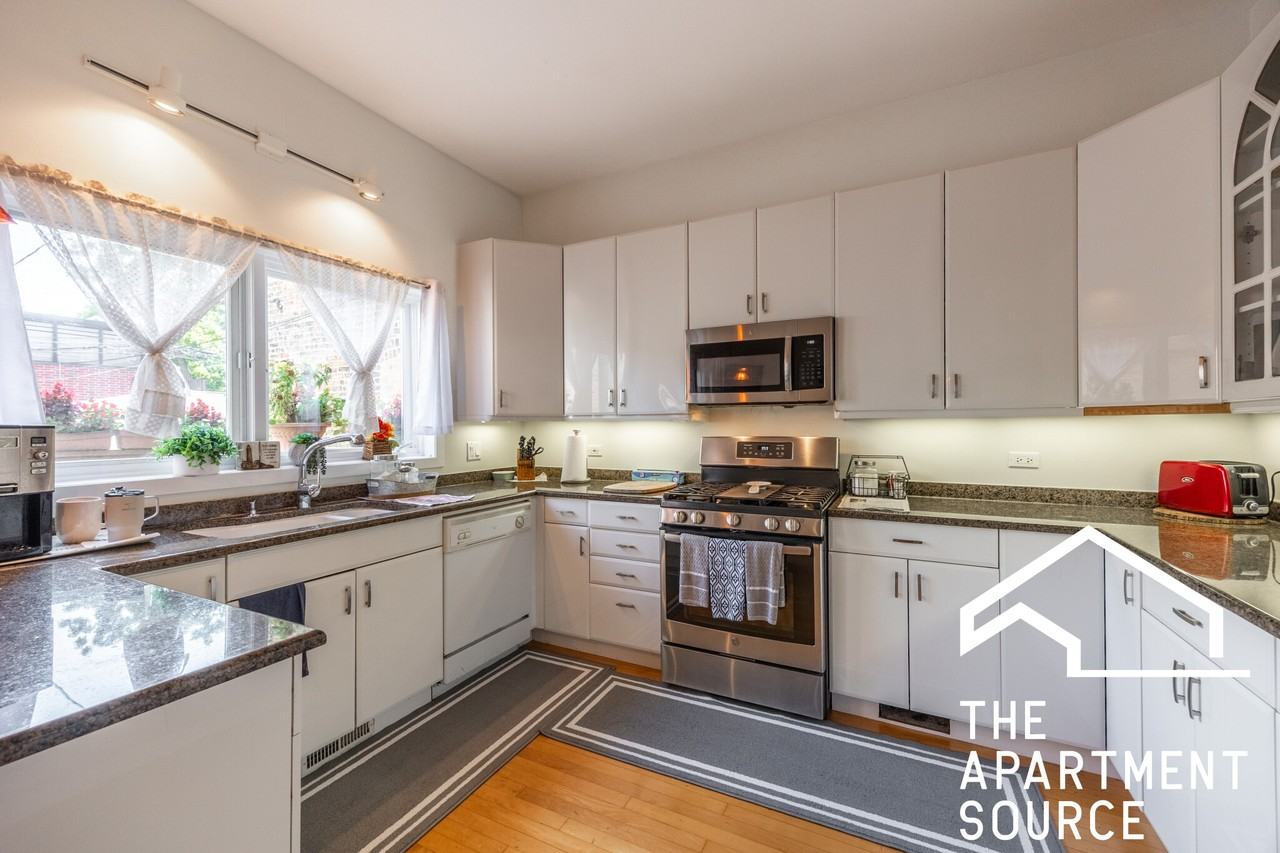 1723 N Wood St #SFH - Photo 2 of 40