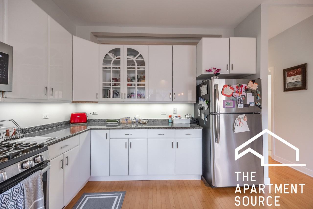 1723 N Wood St #SFH - Photo 3 of 40