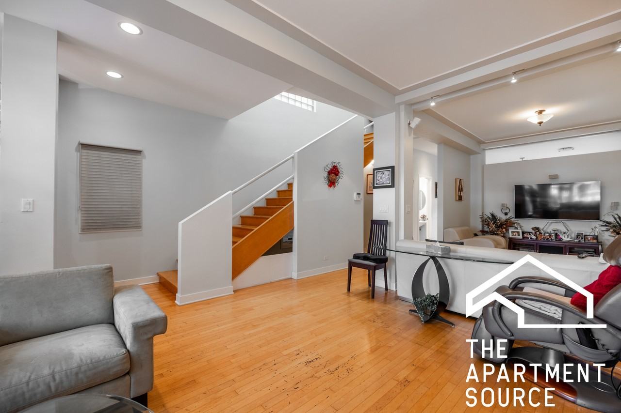 1723 N Wood St #SFH - Photo 6 of 40