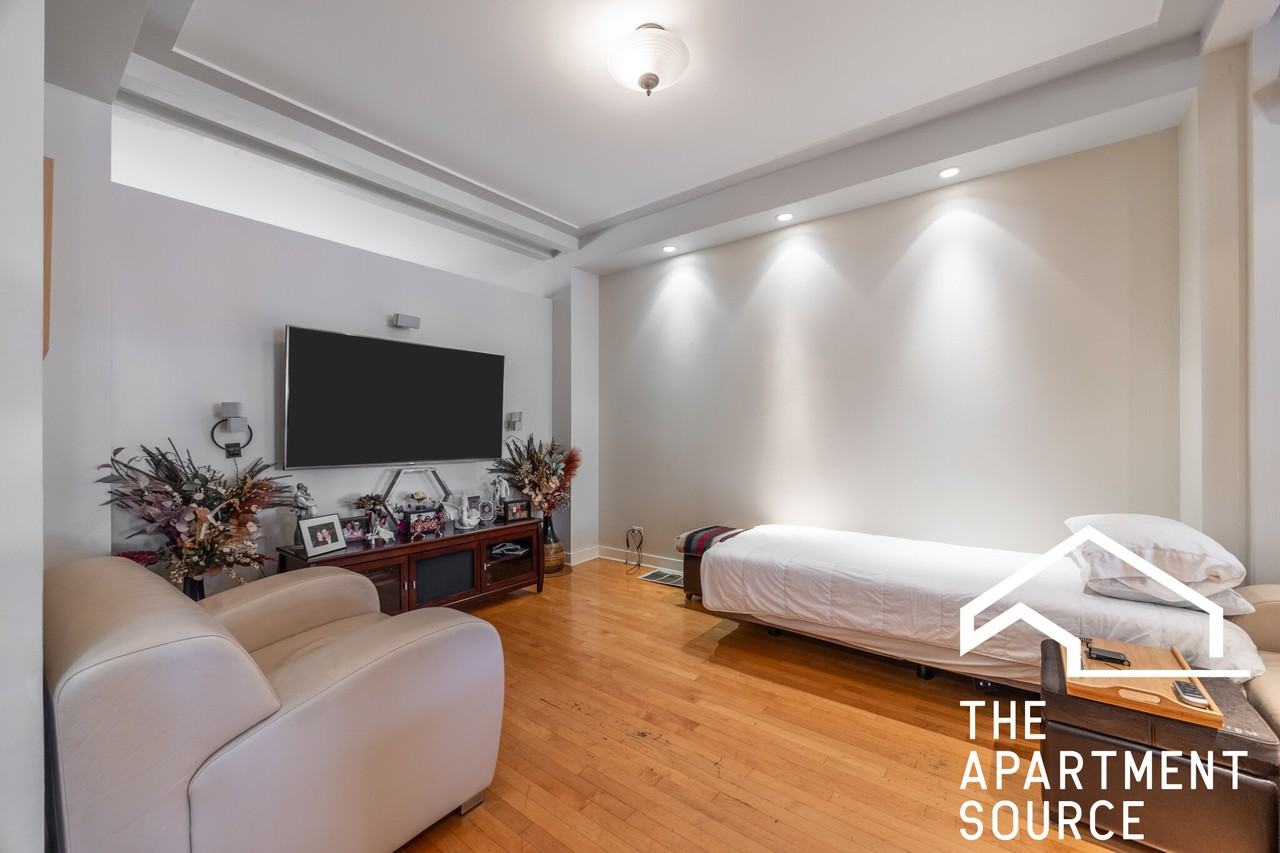 1723 N Wood St #SFH - Photo 7 of 40