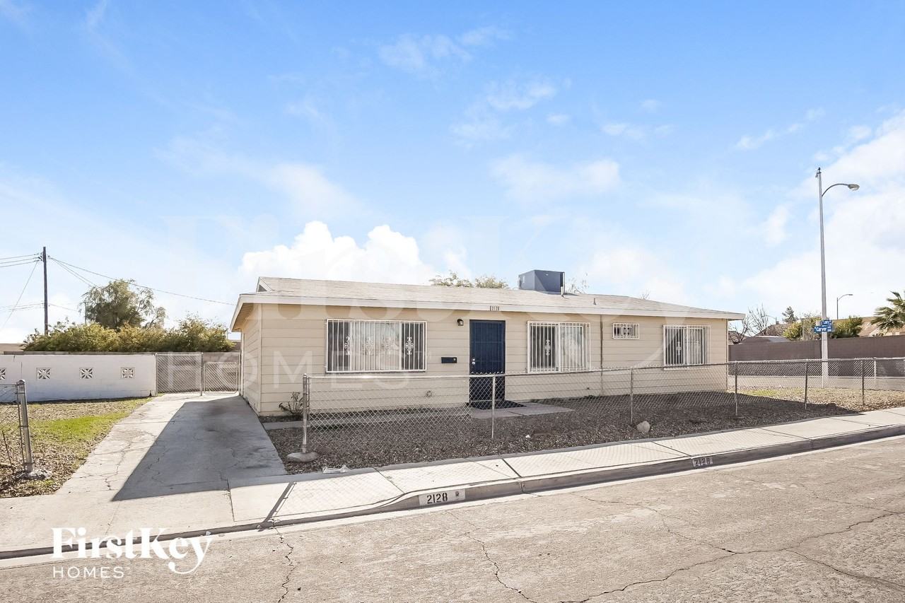 2128 Carver Ave - Photo 2 of 14