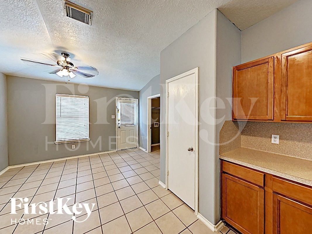 20735 Dewberry Creek Ln - Photo 6 of 17