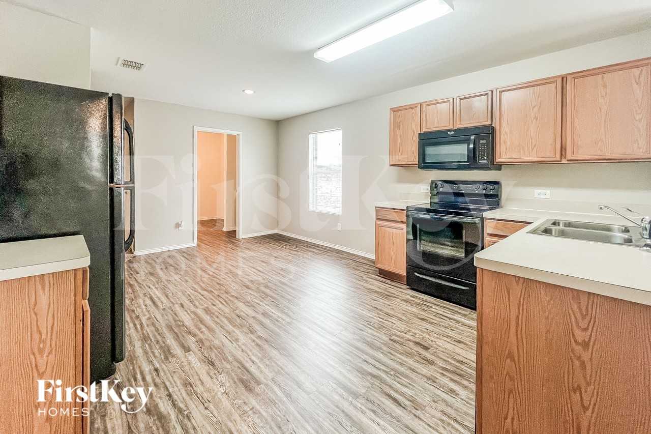 2025 Kickapoo Trl - Photo 6 of 16