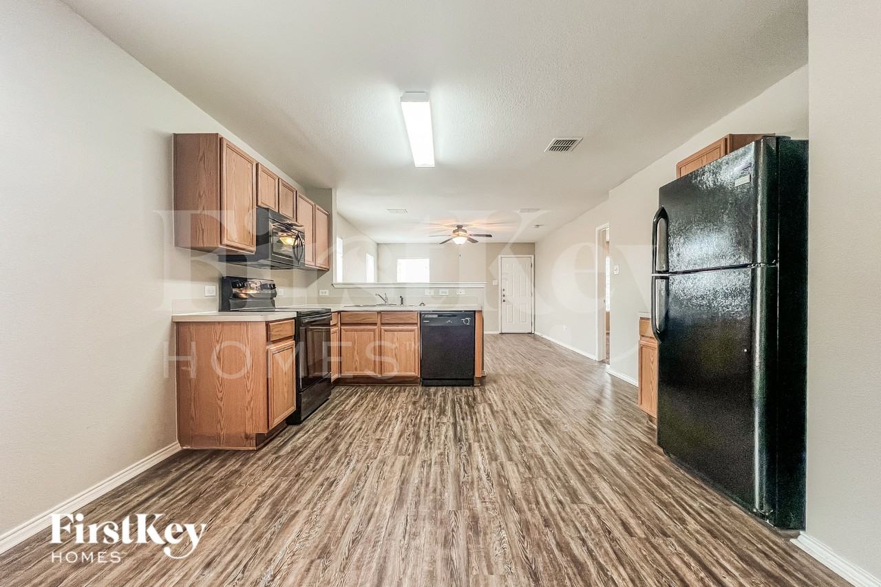 2025 Kickapoo Trl - Photo 7 of 16