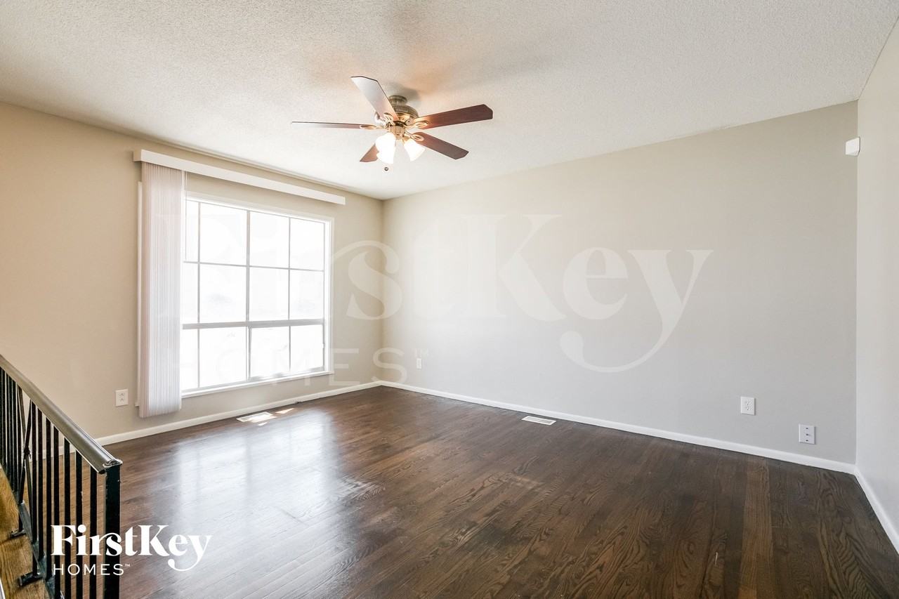 2020 Belmont Blvd - Photo 2 of 14