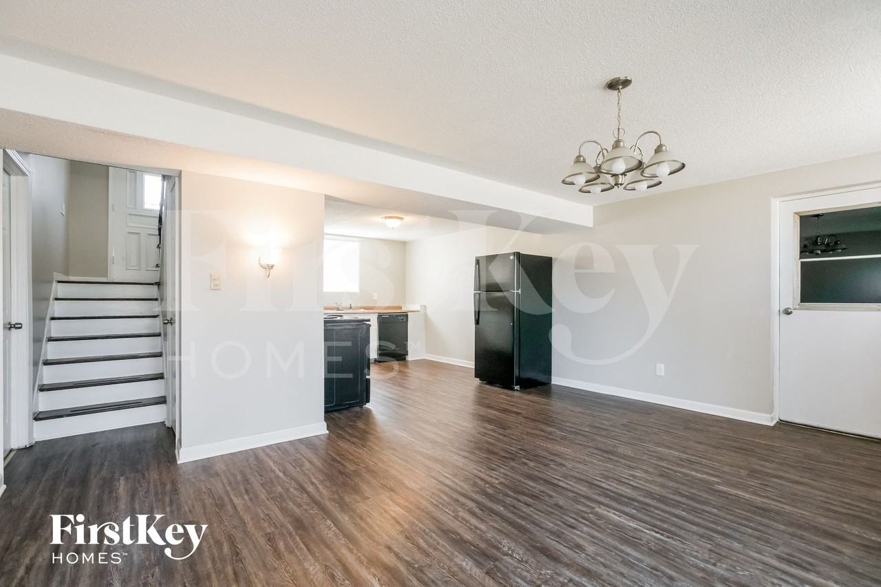 2020 Belmont Blvd - Photo 4 of 14