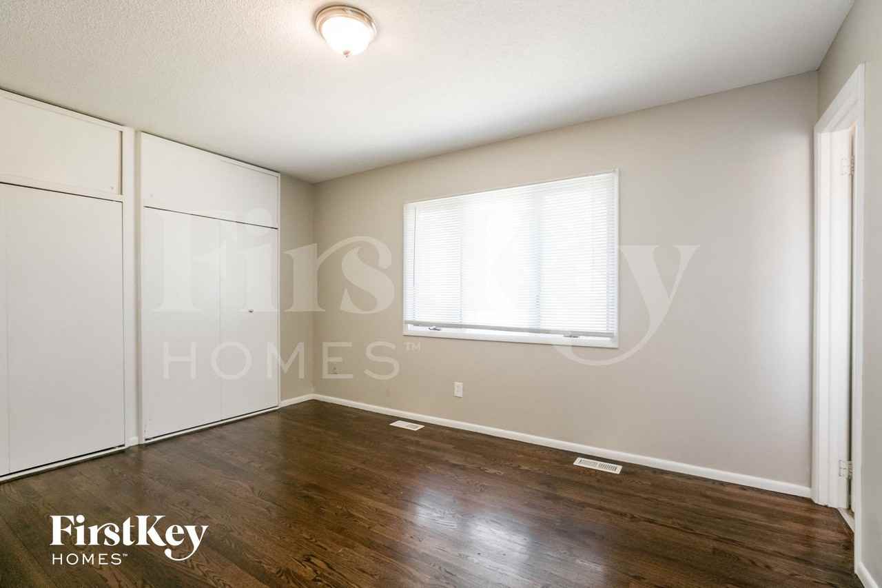 2020 Belmont Blvd - Photo 7 of 14