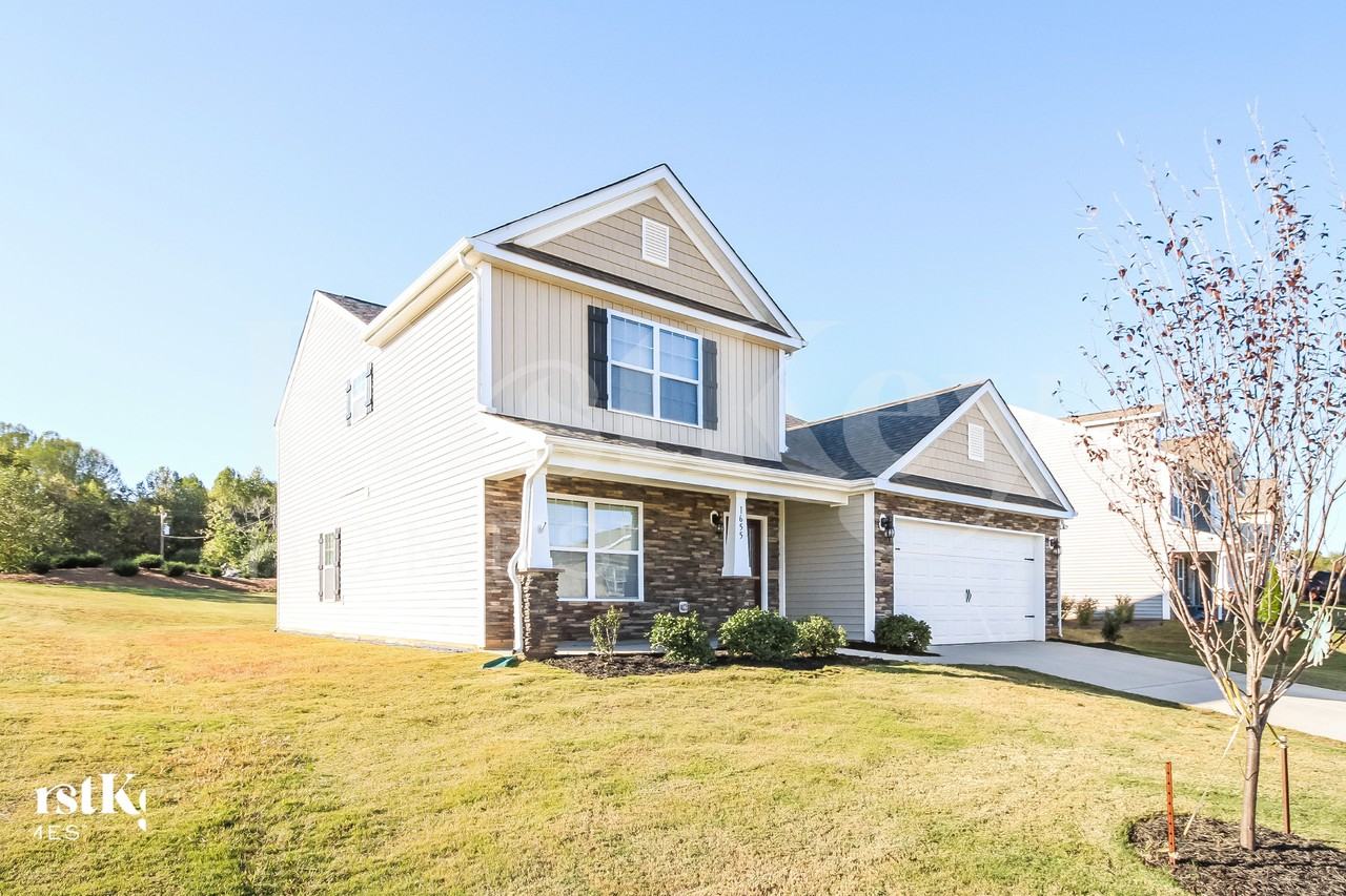 1655 Haddington Point Dr - Photo 2 of 15