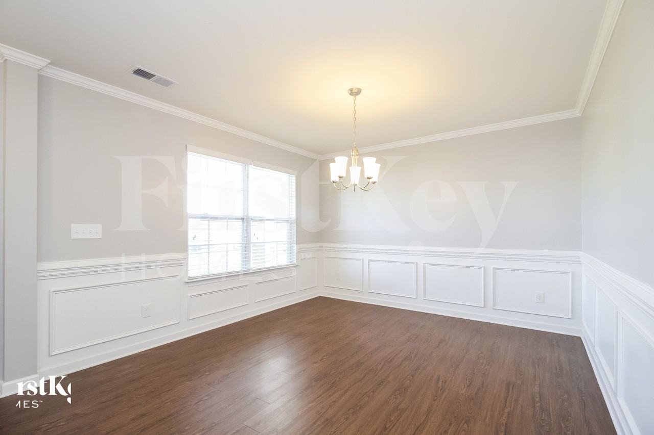 1655 Haddington Point Dr - Photo 5 of 15