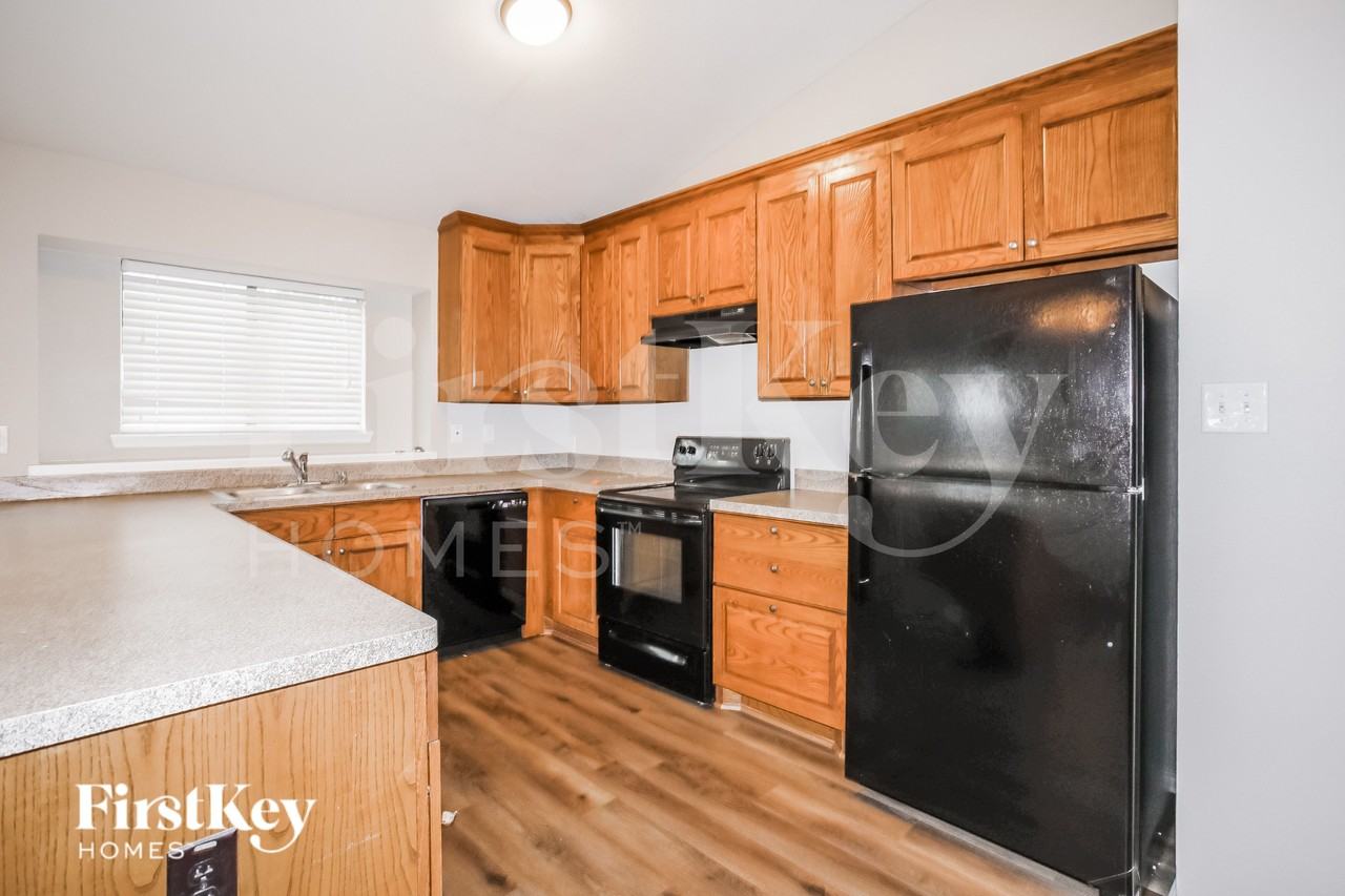 1502 Barbara Ln - Photo 5 of 15