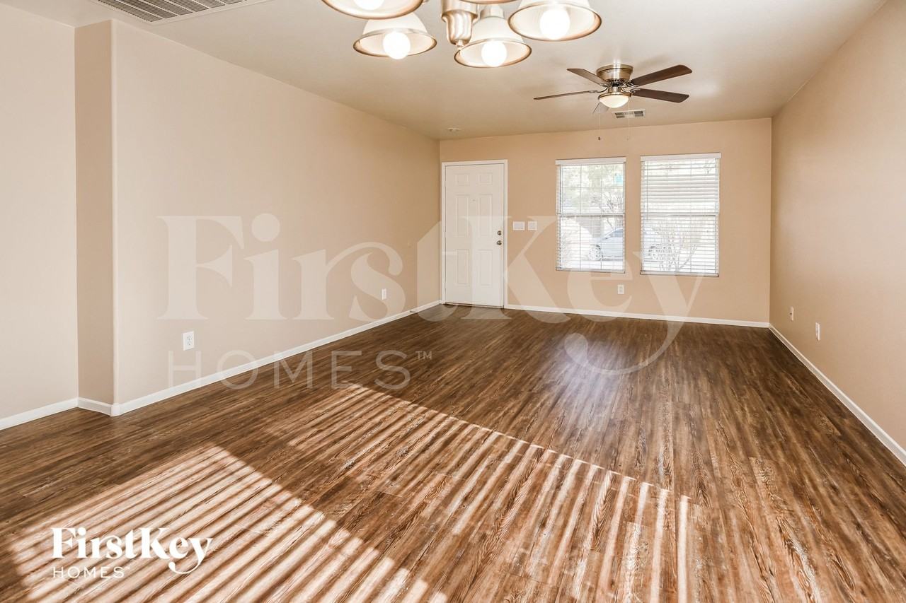 11625 Whipkey St - Photo 3 of 15