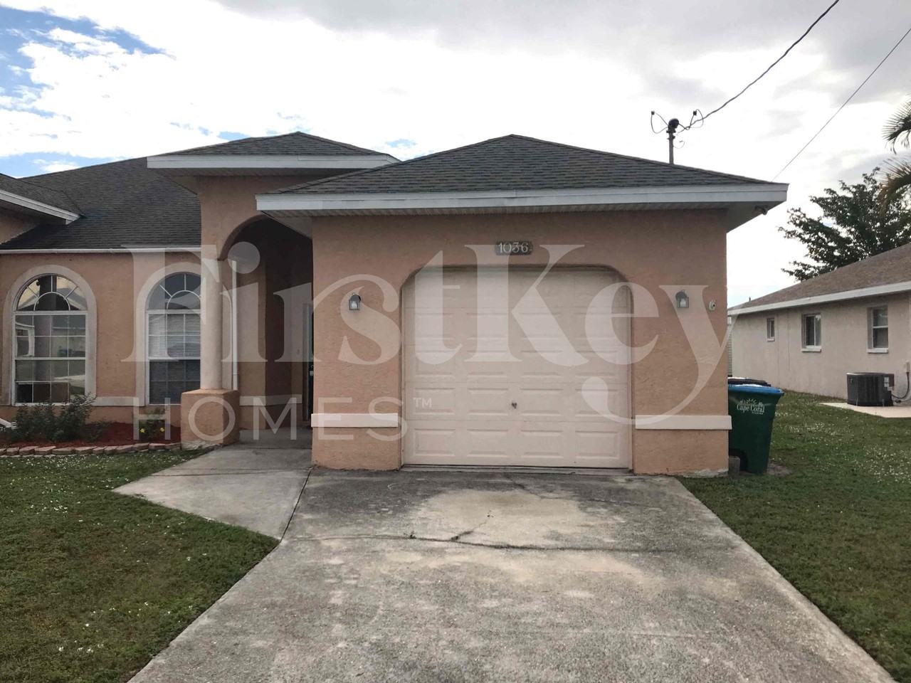 1036 Se 11th Ter - Photo 2 of 19