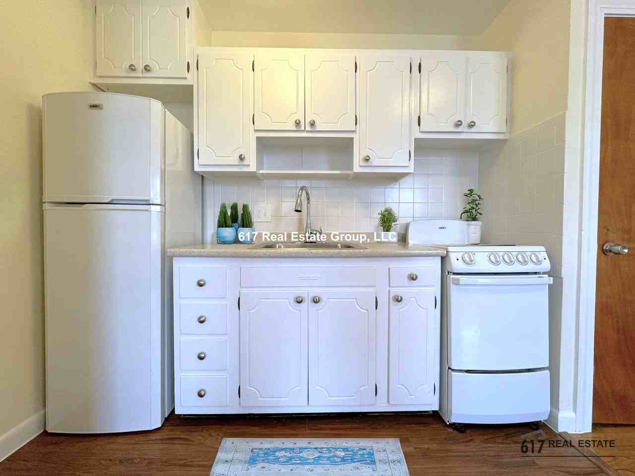 176 N Beacon St #01 - Photo 3 of 5
