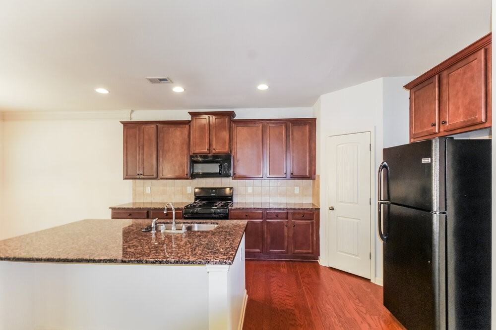 4322 Mill Farm Ln - Photo 7 of 17