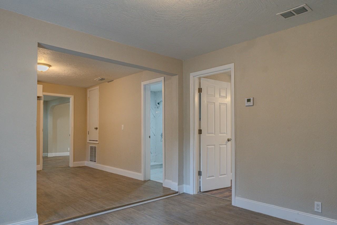 129 W Church St #3 - Photo 7 of 25