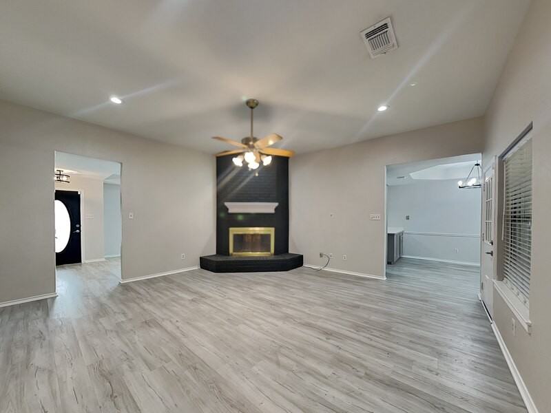 4912 Barberry Dr - Photo 2 of 20