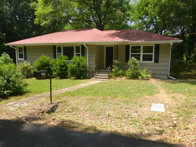 136 Grandview Dr - Photo 2 of 8