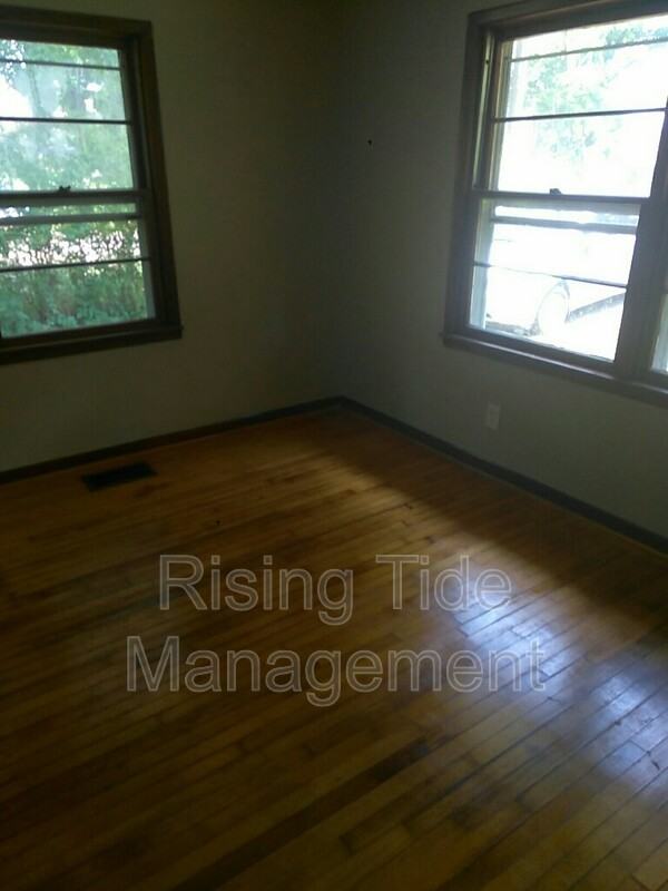 136 Grandview Dr - Photo 4 of 8