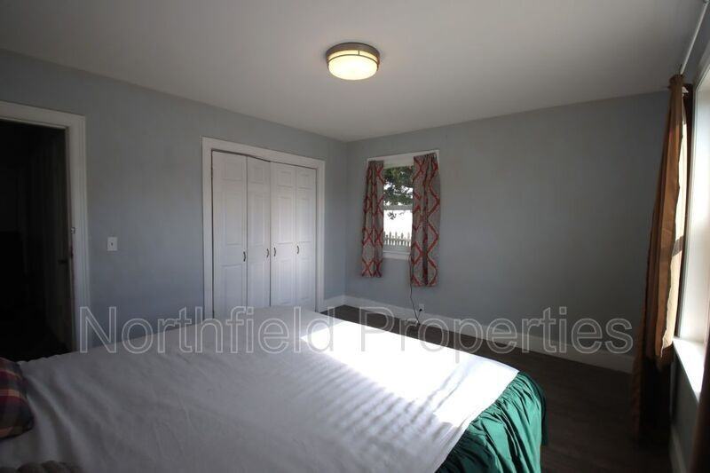 1905 4th St - Photo 5 of 22