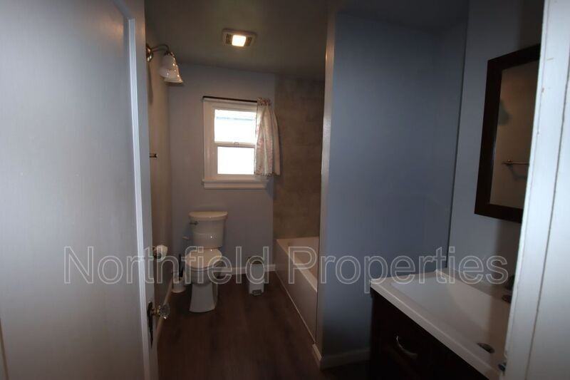 1905 4th St - Photo 6 of 22