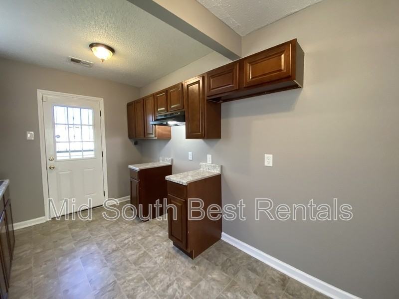 492 Jacklyn Ave - Photo 4 of 13