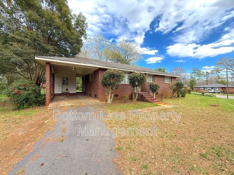 5530 Radford Ave - Photo 2 of 13