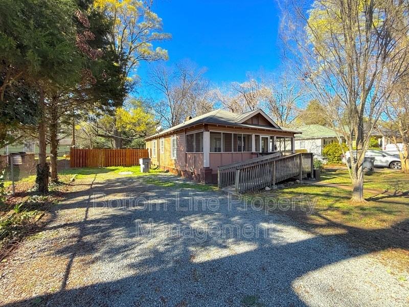 307 N Linwood Ave - Photo 2 of 16